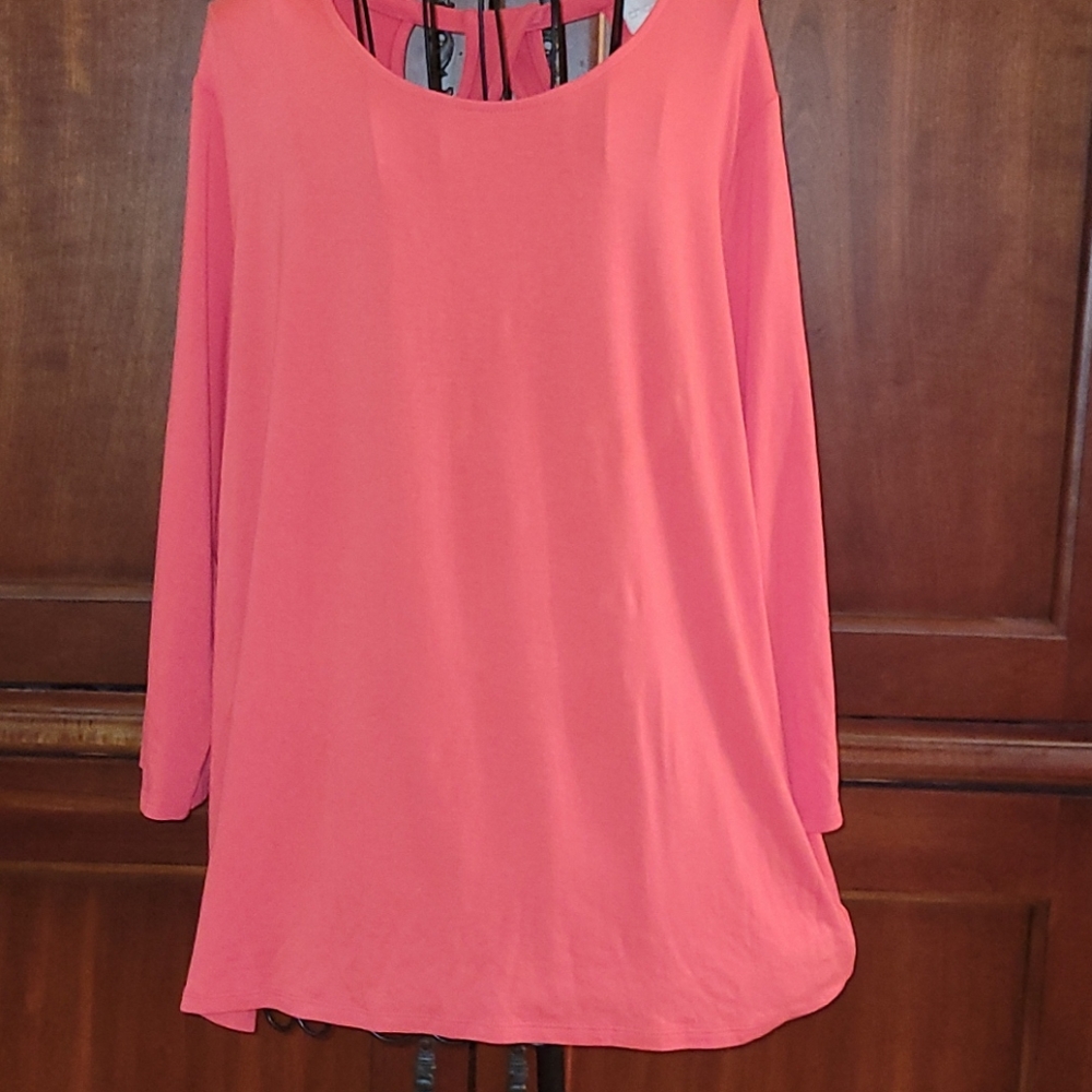 NWT Chicos Back Detail Top 16